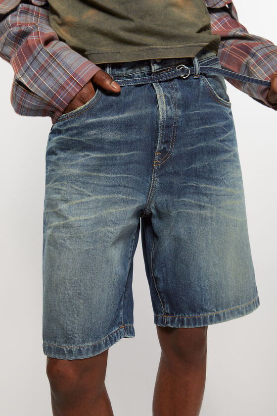 (image for) Intuitive Loose fit denim shorts